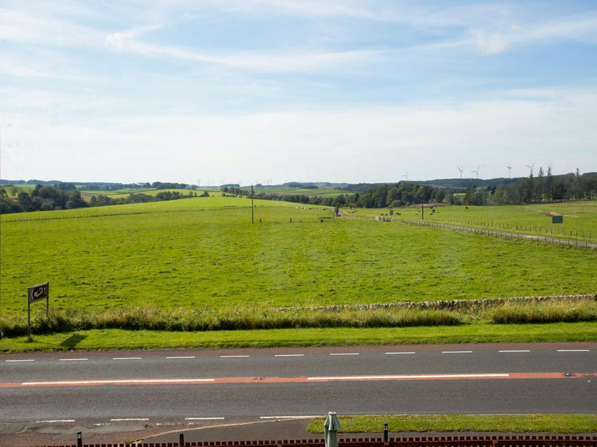 Oyo Knowesgate Inn, Northumberland National Park Kirkwhelpington Exterior photo